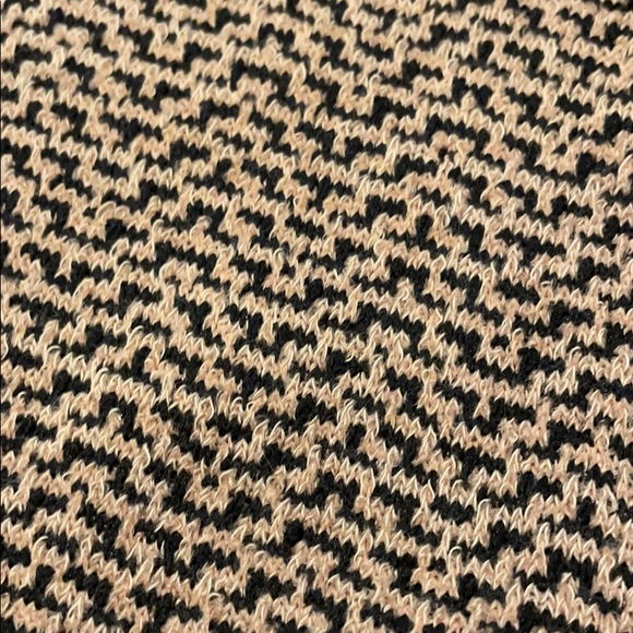 Classy Crop - Picture 3 of 3